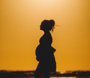Étapes grossesse_examens prénataux_Photo by Jonathan Borba on Unsplash Étapes grossesse_examens prénataux_Photo by Jonathan Borba on Unsplash