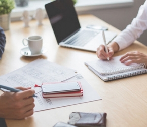 L'entretien annuel d'évaluation : à quoi ça sert ? L'entretien annuel d'évaluation : à quoi ça sert ?