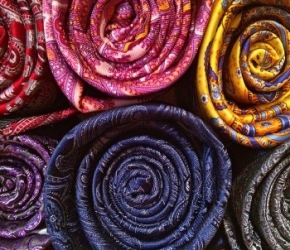 Cravate solidaire/pixabay.com/fr/soie-chiffon-textiles-liens-798087/ Cravate solidaire/pixabay.com/fr/soie-chiffon-textiles-liens-798087/