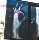 Qui gère les remboursements santé quand on est étudiant_https://unsplash.com/@owenbeard?utm_source=unsplash&utm_medium=referral&utm_content=creditCopyText