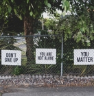 Covid-19_maintien aide à la personne_associations sociales et humanitaires_Photo by Dan Meyers on Unsplash